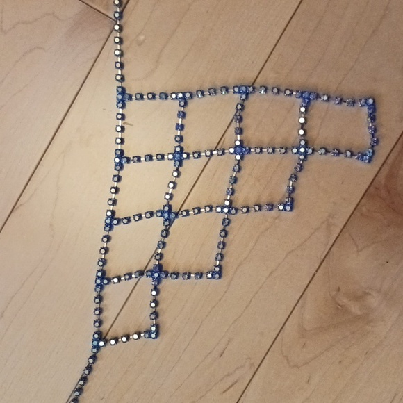 Beautiful asymmetrical rhinestone belt - Picture 5 of 8